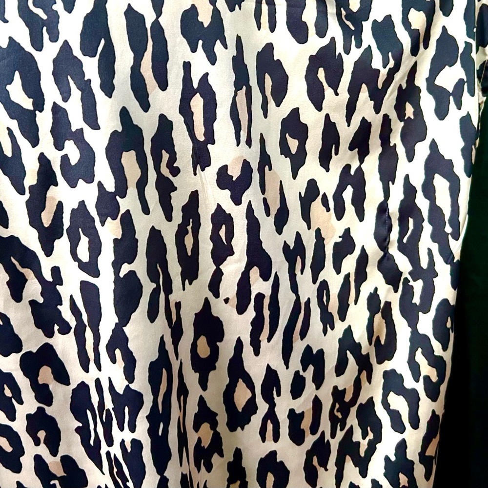 NWT Beige/Red Caftan w/ Western Scene & Leopard Print, Sizes S/M & L/XL - Picture 8 of 10